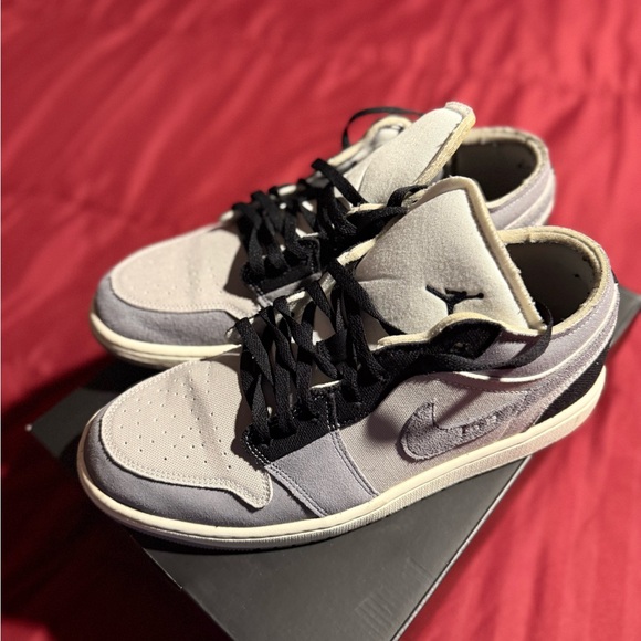 Men's Black and Gray Nike Sneakers - Picture 3 of 5